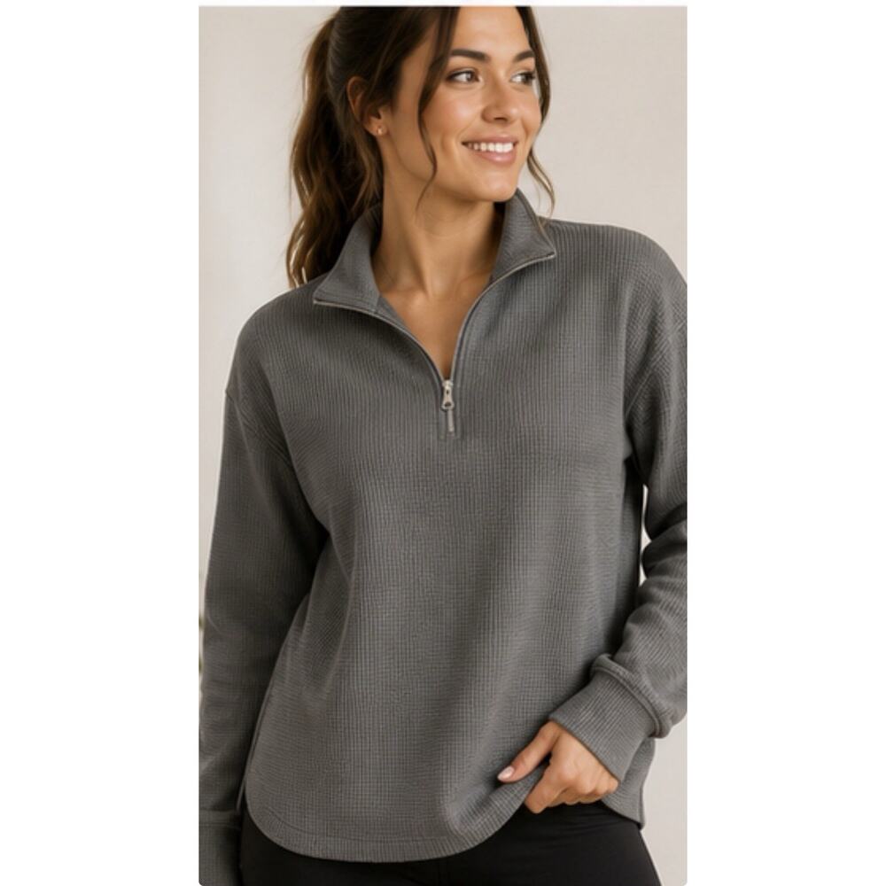 Callia Gray Waffle Knit Quarter Zip Pullover Women’s Medium